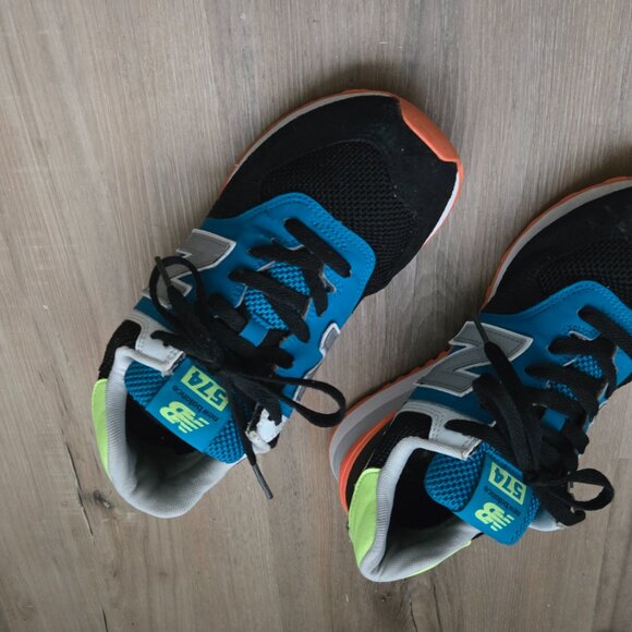 Women New Balance 574 - Picture 3 of 6